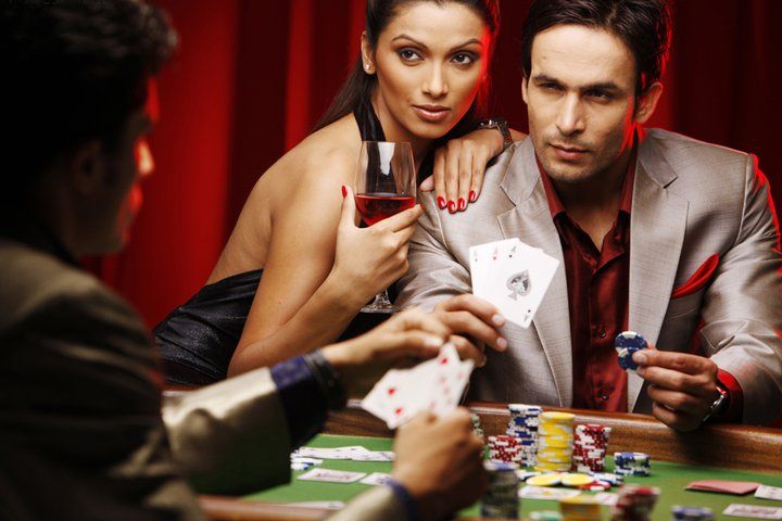 Playtech baccarat table showing player and banker cards on bento123